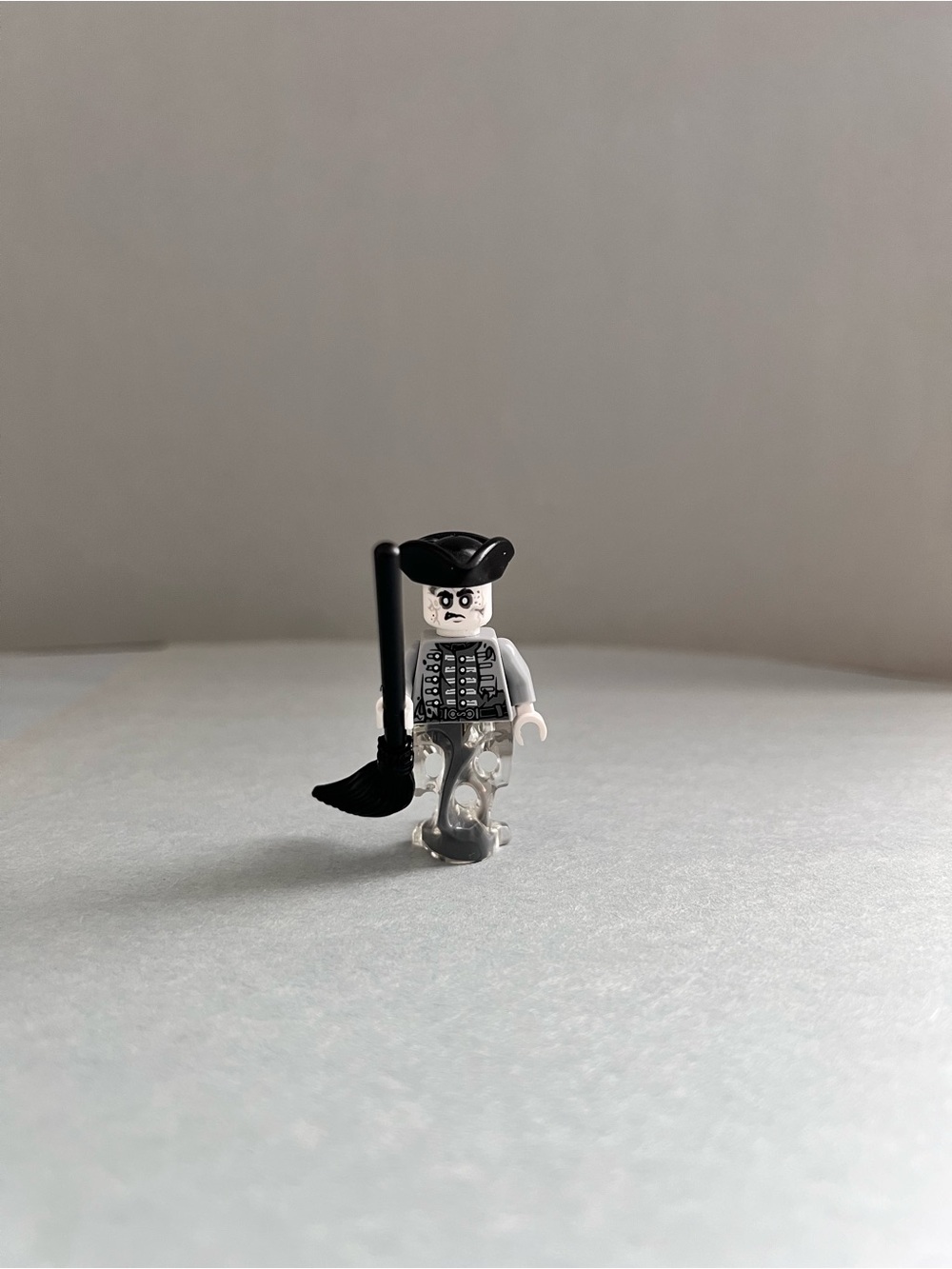 LEGO Pirates of the Caribbean Officer Santos Minifigure